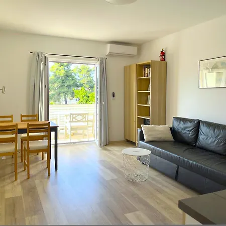 Olive Tree Apartment *